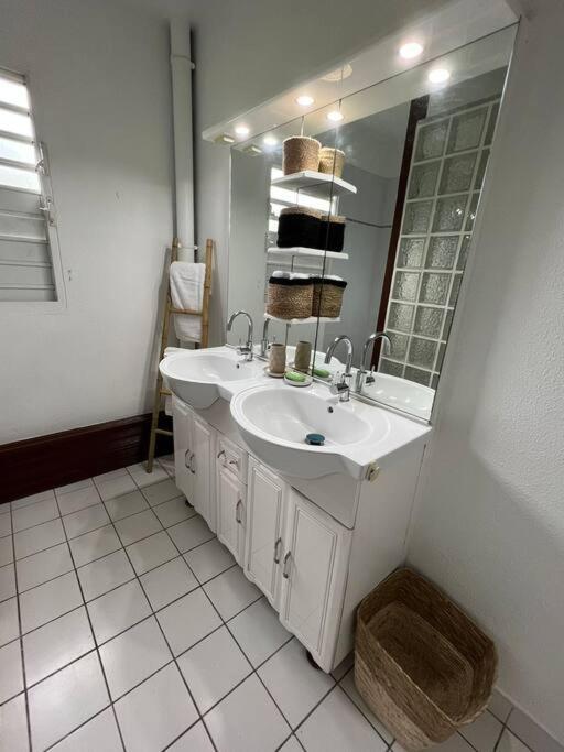 Appartement F4 Petit Bourg Eksteriør billede